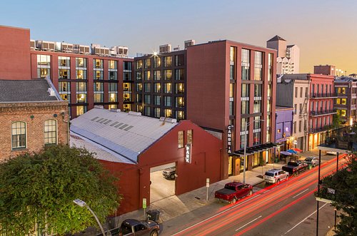 budget hotel near warehouse district