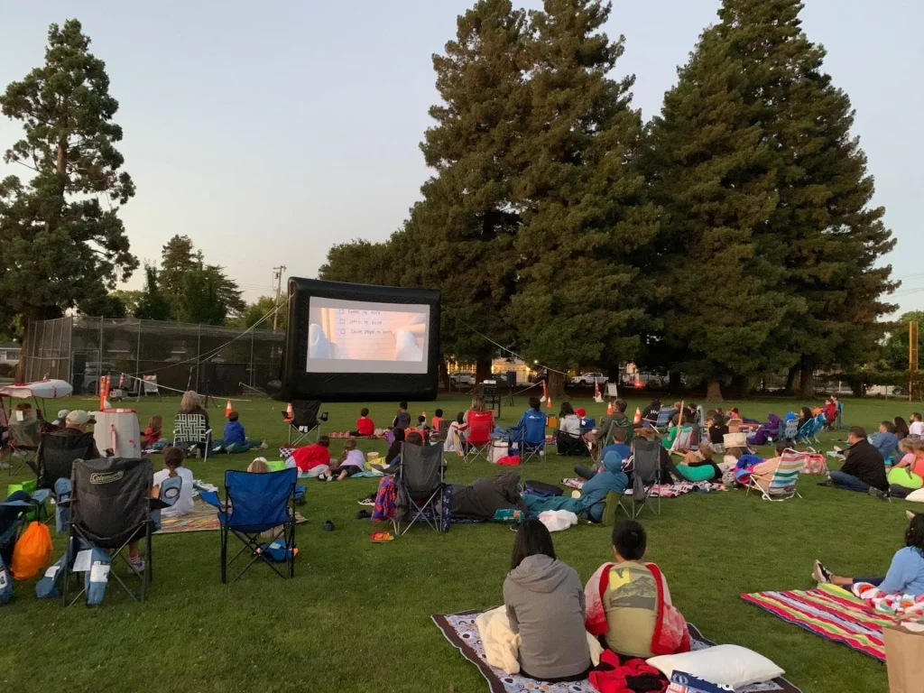 Community outdoor movie night as a cheap date idea