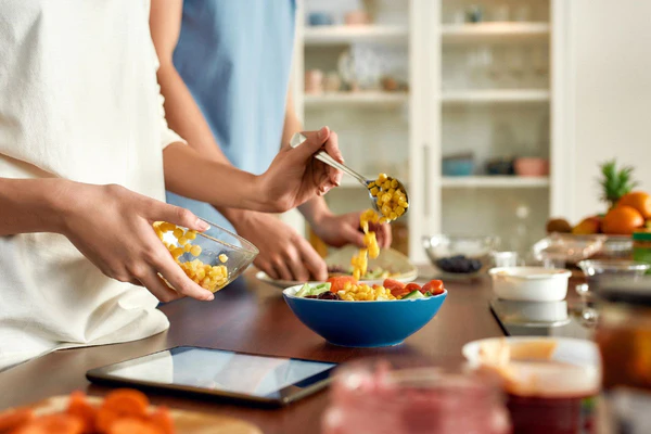 Comparing cheap restaurant meals to home cooking in the US