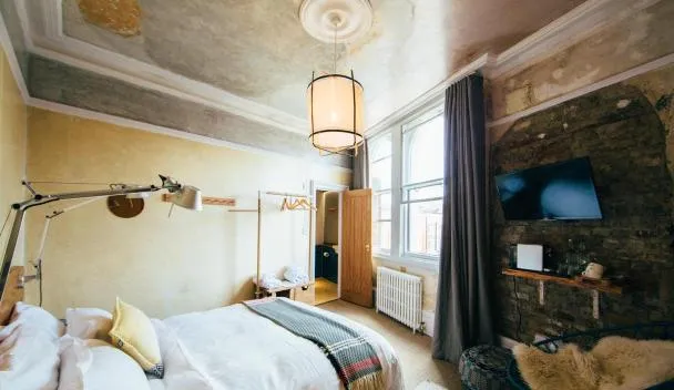 walk-in booking at cheap motel