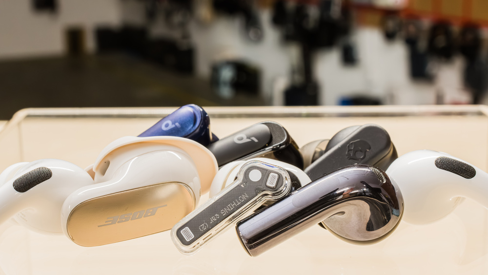 wireless earbuds similar to AirPods design