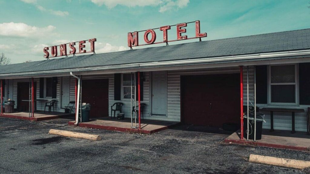 Cheap hotels located in small towns suburbs and highway exits across the US