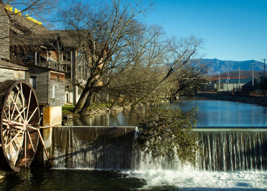 Families enjoying a relaxing afternoon at Patriot Park in Pigeon Forge Tennessee