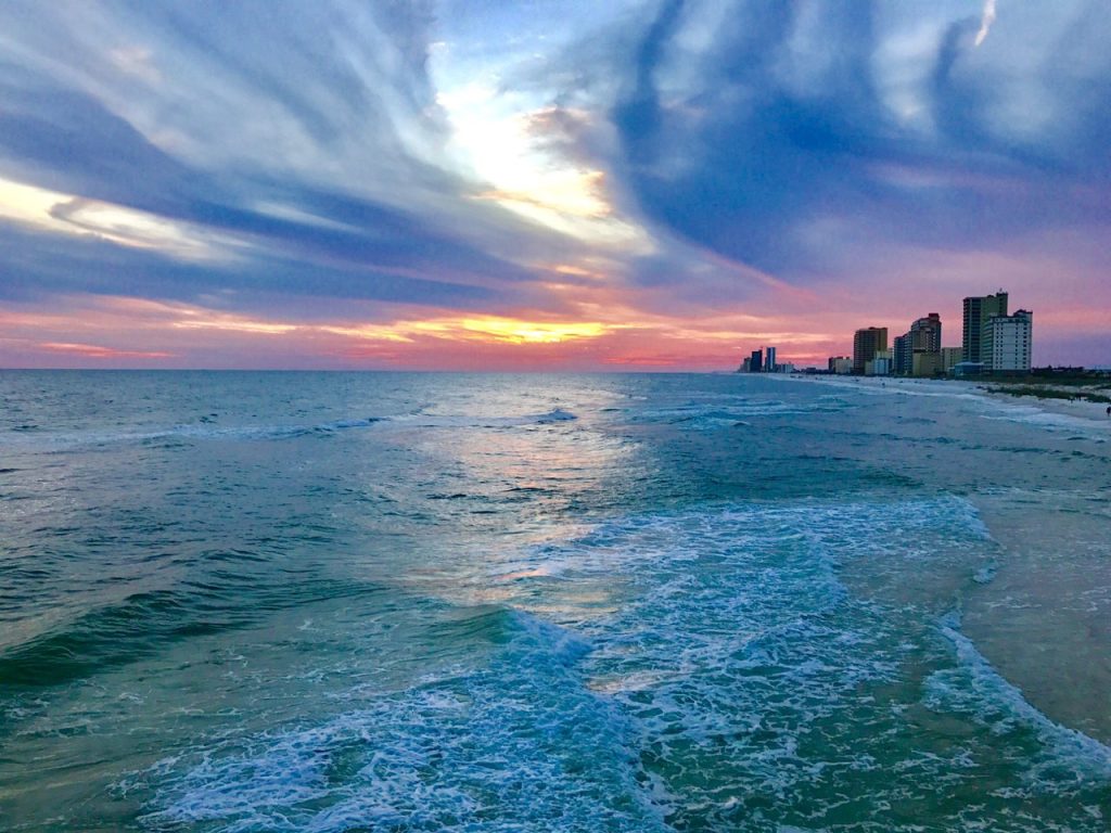 gulf shores alabama white sand beach cheap spring break destination